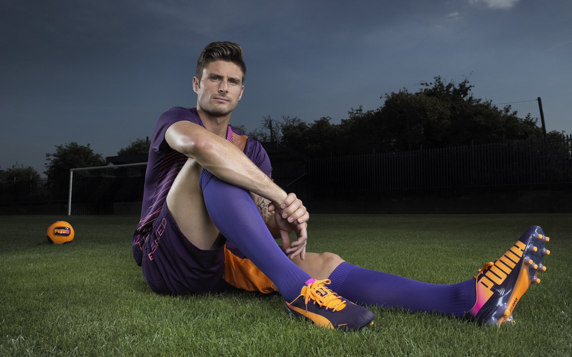 世界杯最新形势：利物浦高居榜首，洛杉矶快船强势追赶，冠军归属成迷