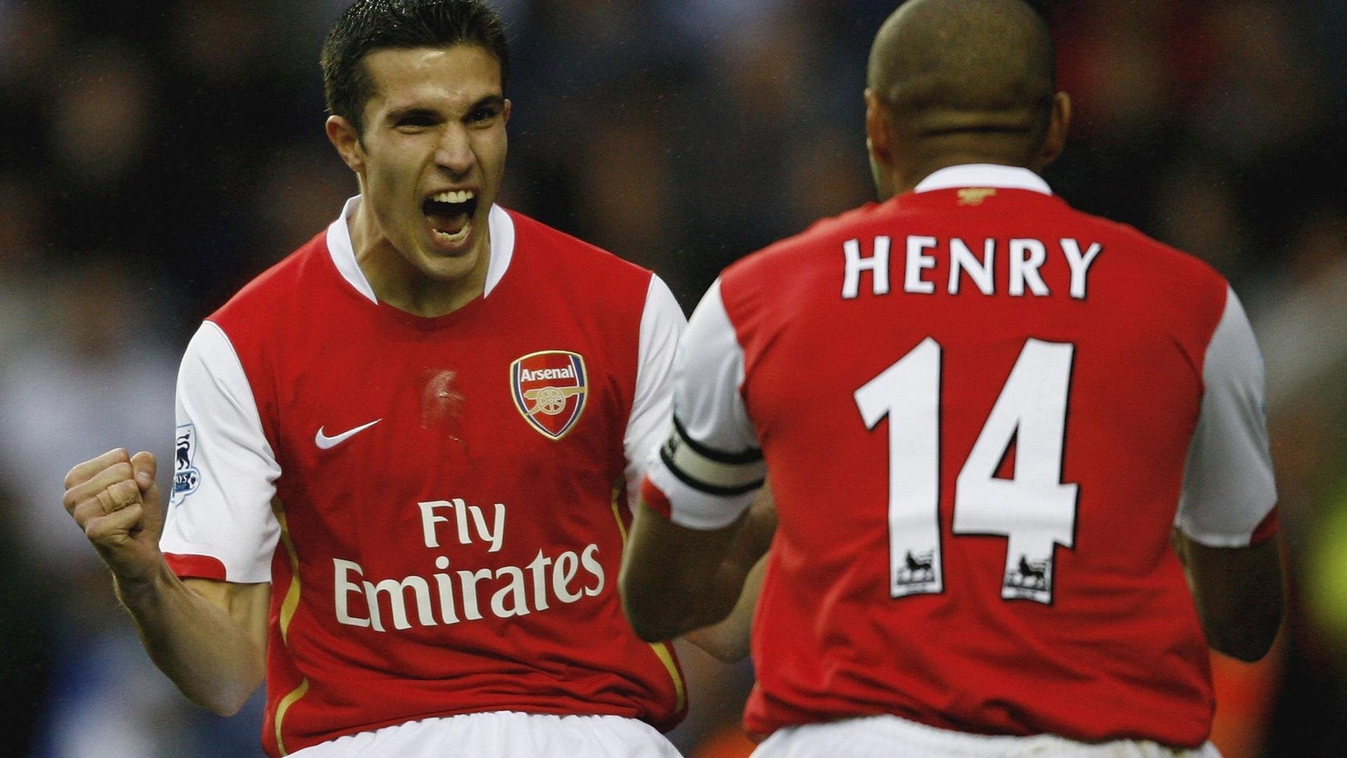 莱万多夫斯基迎来五赛季高光表现，TES球迷沸腾！